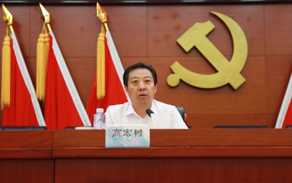 高宏树代表公司党委和全体员工对新员工的到来表示热烈欢迎,介绍了